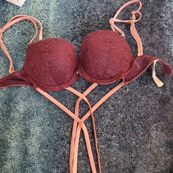 VS PINK Limited Edition Bra 32D - Picture 4 of 5